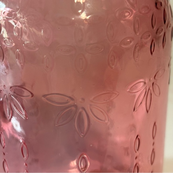 SYNDIOATE Pink Qt Jar with handmade needlepoint top gift jar NWOT - Picture 8 of 8